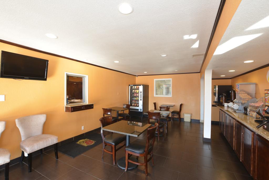 Super 8 By Wyndham Midwest City Ok Exterior foto